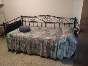 Dormitorio secundario antes de la reforma